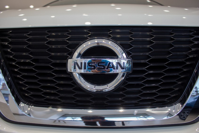 Nissan-Logo-on-front